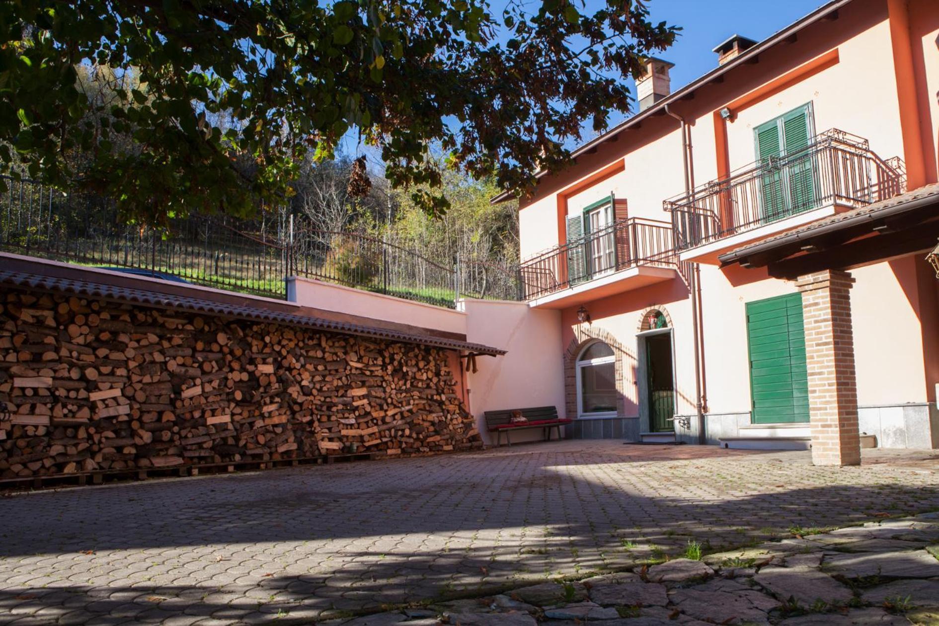 B&B Casa Dell'Orso Lurisia Exteriör bild